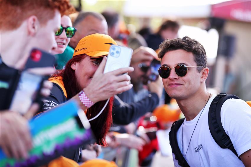 F1 fans with Lando